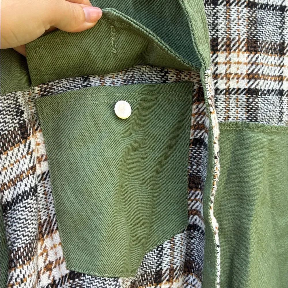 Women’s Plaid Button up Shacket Jacket - Picture 4 of 15